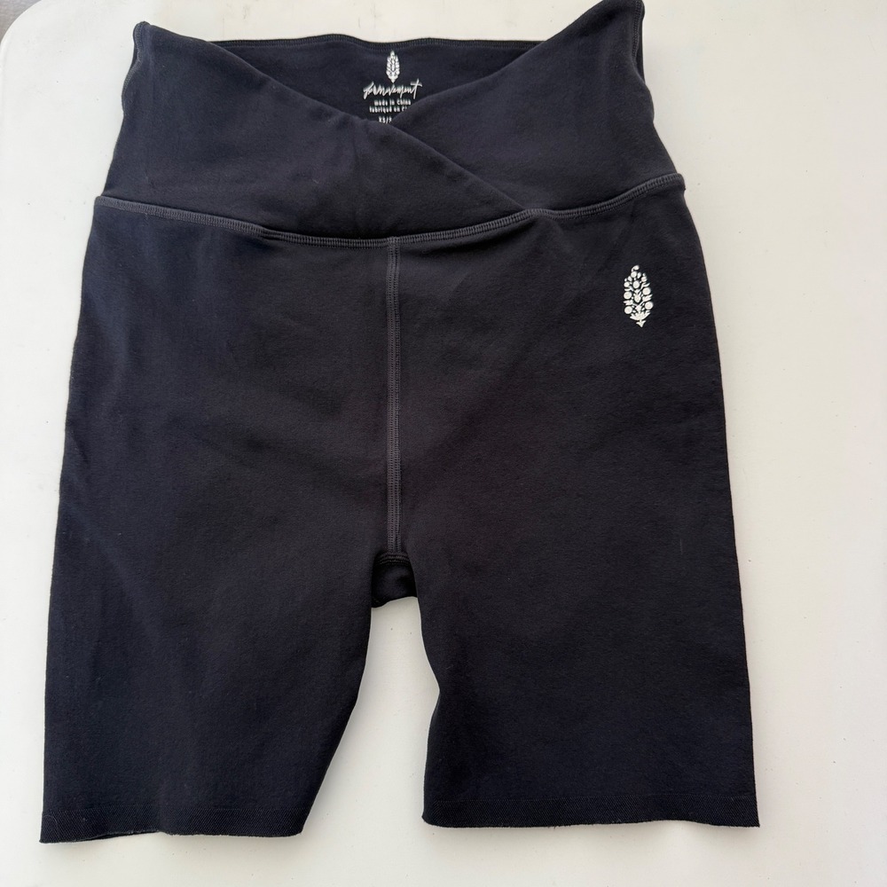 Free People FP Movement Crossover V Waist Biker Shorts Black XS/S Yoga High Rise